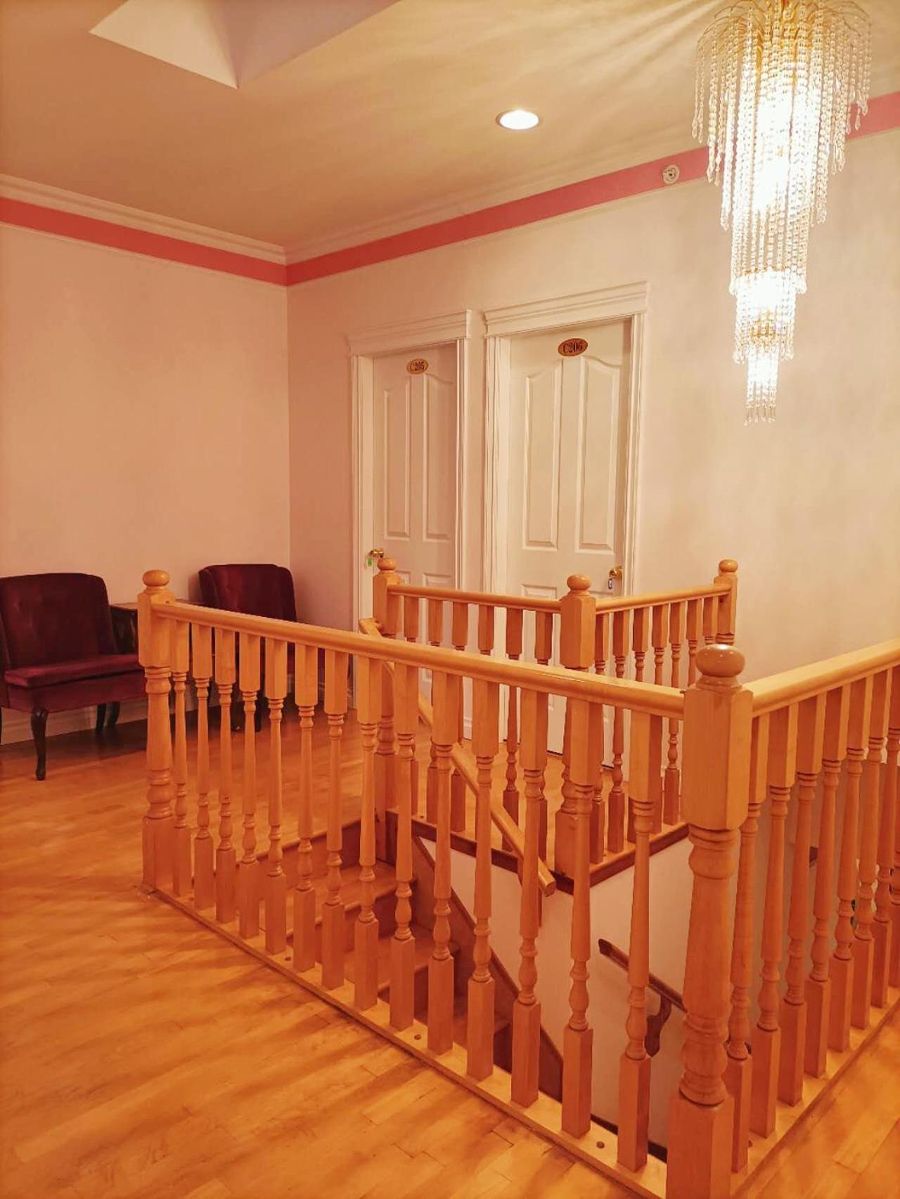 Warm Retreat Hotel Ванкувър Екстериор снимка